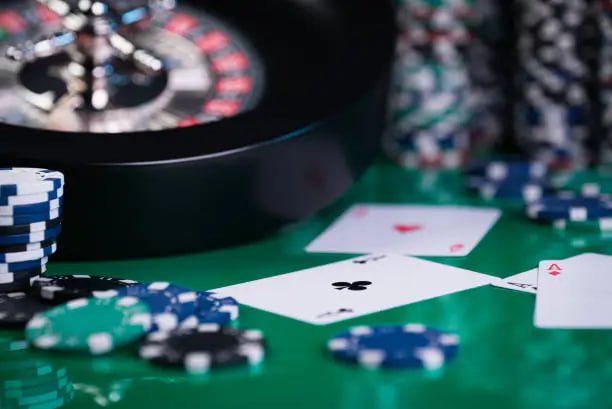 Live dealer baccarat game streamed to Filipino player on jljl99 platform